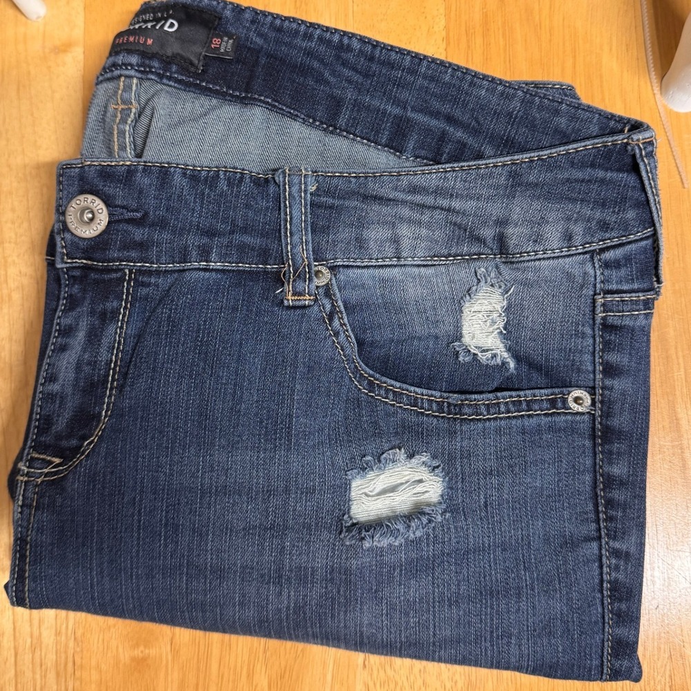 Torrid Premium Women's Size 18 Blue Skinny Jeans Distressed Ripped